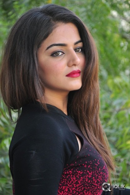 Wamiqa-Gabbi-at-Bhale-Manchi-Roju-Movie-Press-Meet